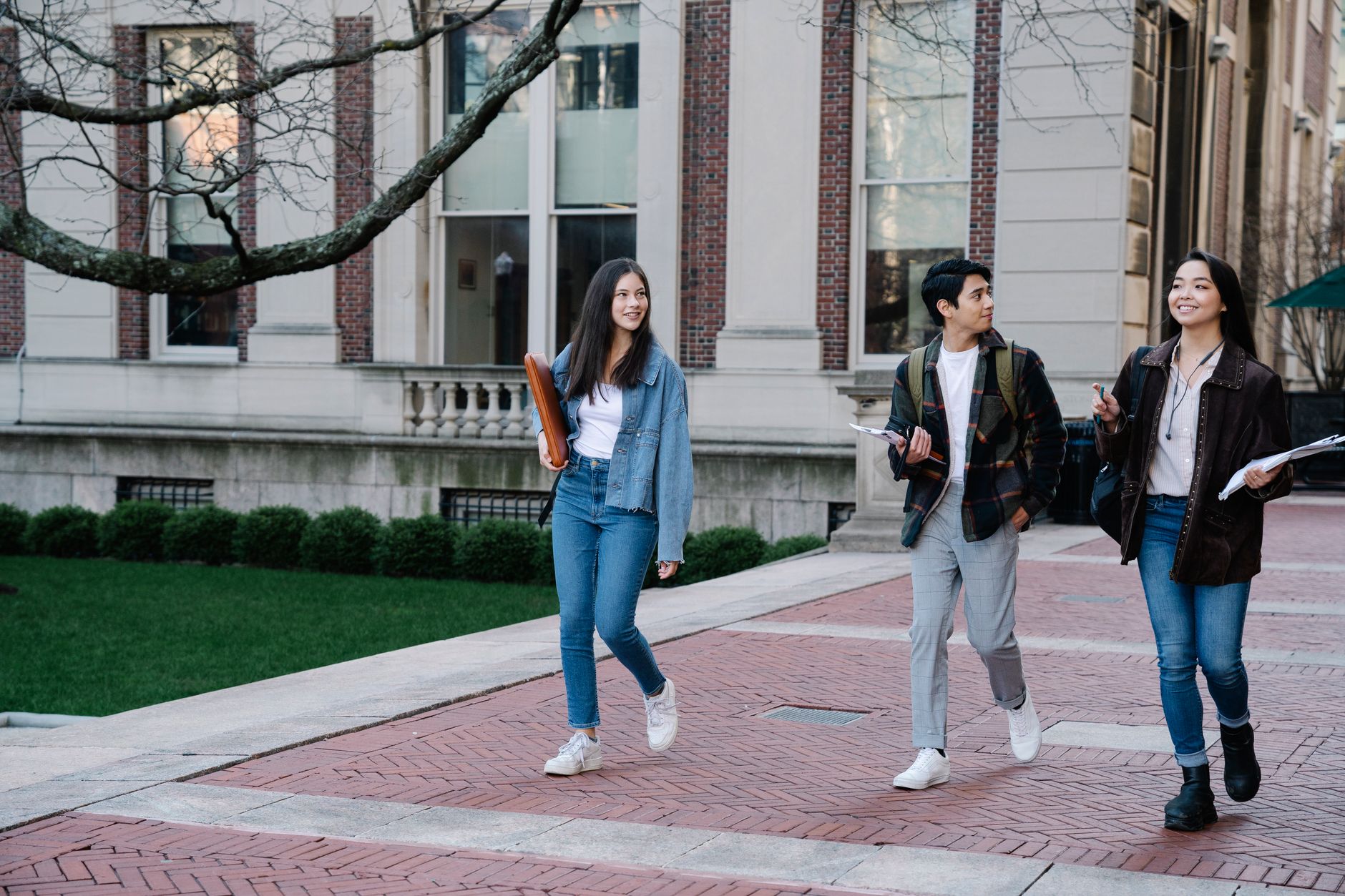 Study in Canada: The Pearson Scholarship Guide
